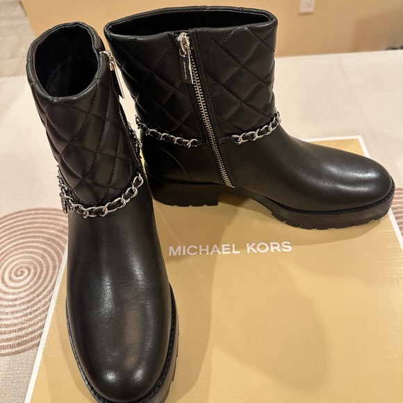 Michael Kors booties - Picture 6 of 9